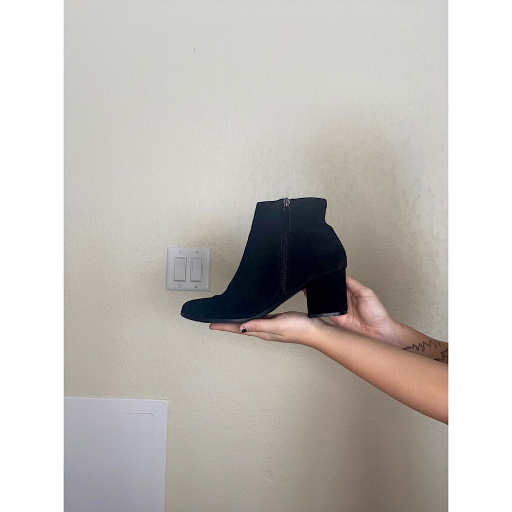 black textured ankle boots - Picture 2 of 2